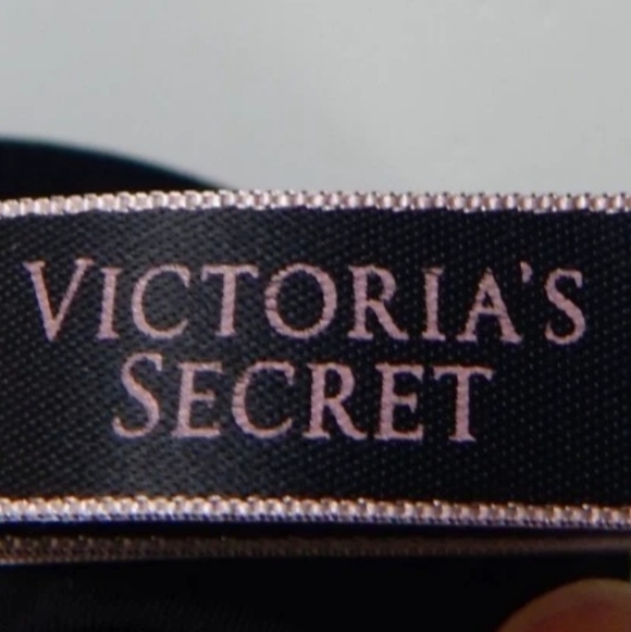 Victoria's Secret Uplift Semi Demi Bra - Picture 4 of 4